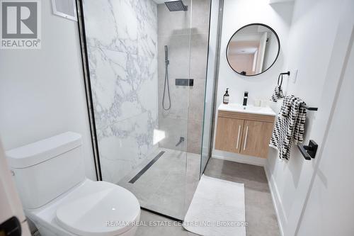 2221 Wyandotte Drive, Oakville, ON - Indoor Photo Showing Bathroom