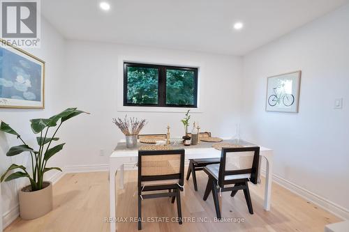 2221 Wyandotte Drive, Oakville, ON - Indoor Photo Showing Dining Room