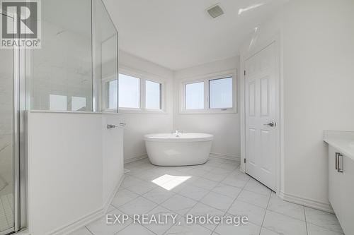 123 Rea Drive, Centre Wellington (Fergus), ON - Indoor Photo Showing Bathroom