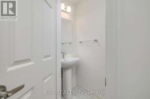 123 Rea Drive, Centre Wellington (Fergus), ON - Indoor Photo Showing Bathroom