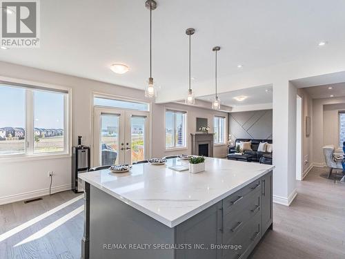 24 Trailbank Gardens, Hamilton (Waterdown), ON - Indoor Photo Showing Kitchen