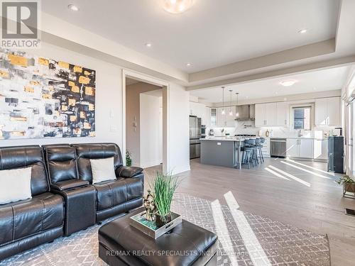 24 Trailbank Gardens, Hamilton (Waterdown), ON - Indoor Photo Showing Living Room