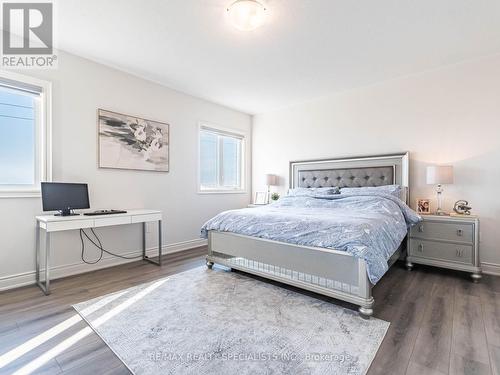 24 Trailbank Gardens, Hamilton (Waterdown), ON - Indoor Photo Showing Bedroom