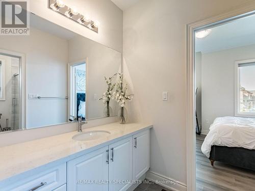 24 Trailbank Gardens, Hamilton (Waterdown), ON - Indoor Photo Showing Bathroom