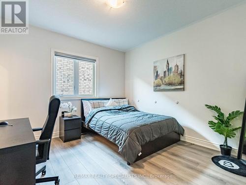 24 Trailbank Gardens, Hamilton (Waterdown), ON - Indoor Photo Showing Bedroom