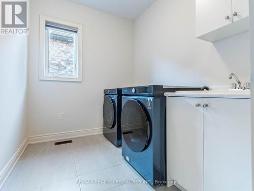 24 Trailbank Gardens, Hamilton (Waterdown), ON - Indoor Photo Showing Laundry Room