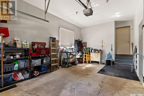 527 2Nd Street Ne, Ituna, SK - Indoor Photo Showing Garage