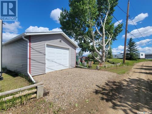 8 Mirror Place, Macklin, SK 