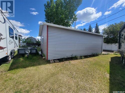 8 Mirror Place, Macklin, SK 