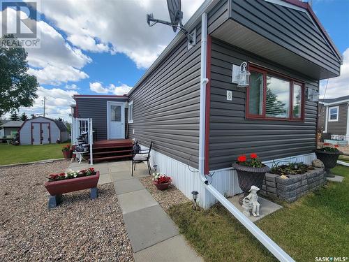 8 Mirror Place, Macklin, SK 