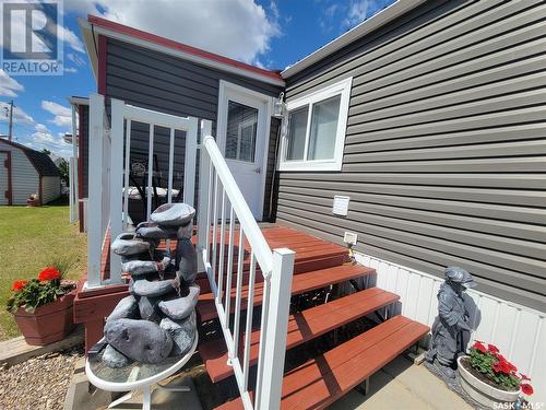 8 Mirror Place, Macklin, SK 