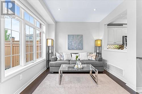 16 Cole Street, Hamilton (Waterdown), ON - Indoor Photo Showing Living Room