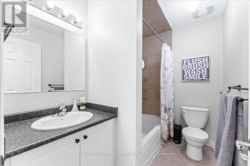 16 Cole Street, Hamilton (Waterdown), ON - Indoor Photo Showing Bathroom