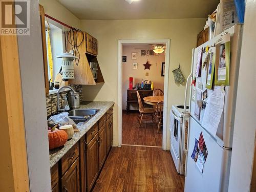 2920 Highway 3, Hedley, BC - Indoor Photo Showing Kitchen With Double Sink