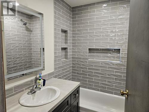 2920 Highway 3, Hedley, BC - Indoor Photo Showing Bathroom