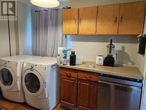 2920 Highway 3, Hedley, BC - Indoor Photo Showing Laundry Room