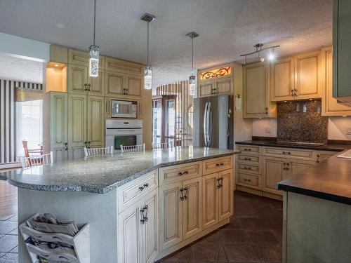 Cuisine - 13725 10E Avenue, Saint-Georges, QC - Indoor Photo Showing Kitchen With Upgraded Kitchen