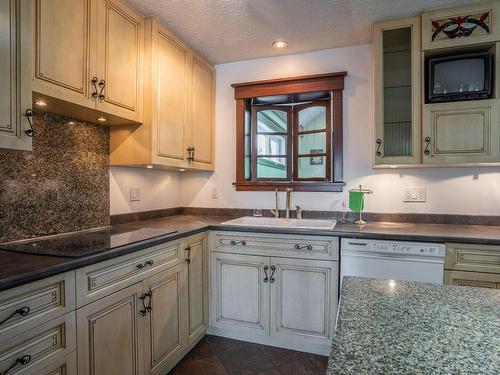 Cuisine - 13725 10E Avenue, Saint-Georges, QC - Indoor Photo Showing Kitchen