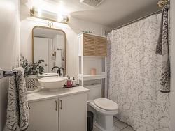 Ensuite bathroom - 