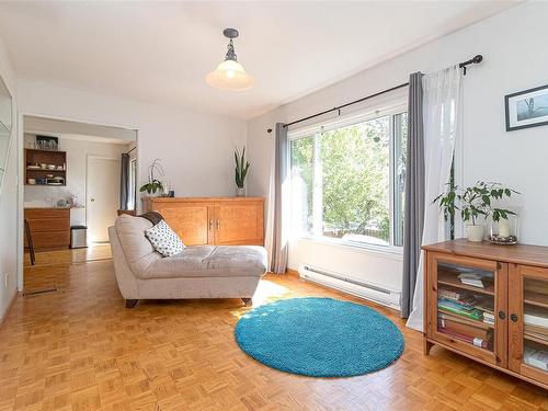 1005/1007 Clare St, Victoria, BC - Indoor Photo Showing Living Room