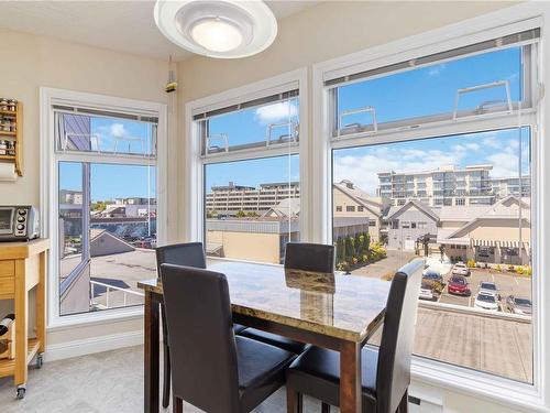 302-2550 Bevan Ave, Sidney, BC - Indoor Photo Showing Dining Room