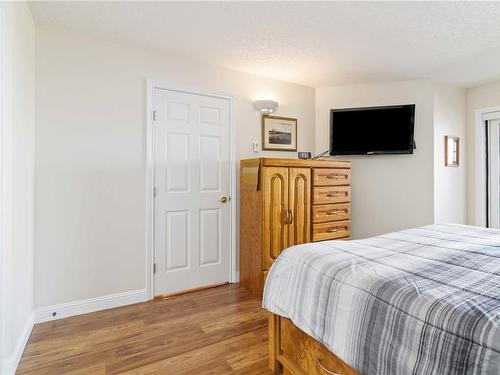 302-2550 Bevan Ave, Sidney, BC - Indoor Photo Showing Bedroom