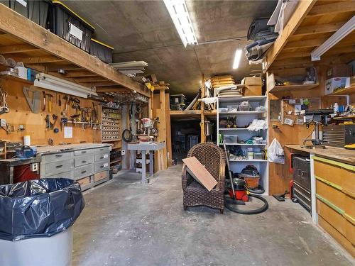 302-2550 Bevan Ave, Sidney, BC - Indoor Photo Showing Basement