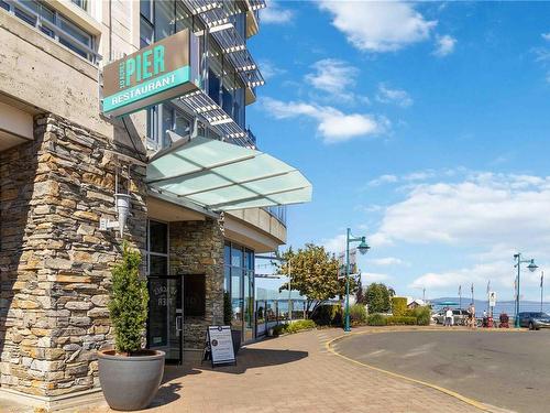 302-2550 Bevan Ave, Sidney, BC - Outdoor