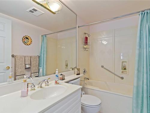 302-2550 Bevan Ave, Sidney, BC - Indoor Photo Showing Bathroom