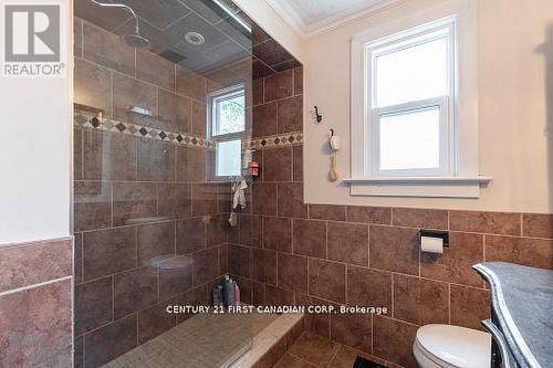 56 Riverview Avenue, London, ON - Indoor Photo Showing Bathroom