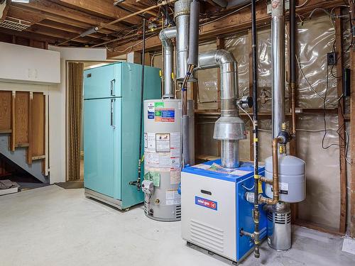 939 Mcmurdo Drive, Kamloops, BC - Indoor Photo Showing Basement