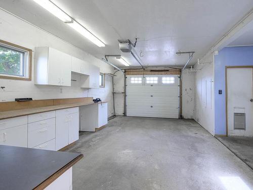 939 Mcmurdo Drive, Kamloops, BC - Indoor Photo Showing Garage