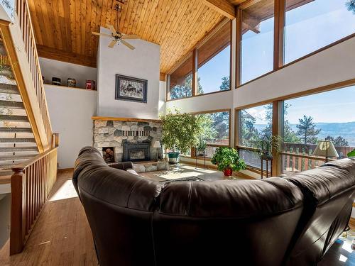 1601B Ponderosa Way, Merritt, BC - Indoor With Fireplace