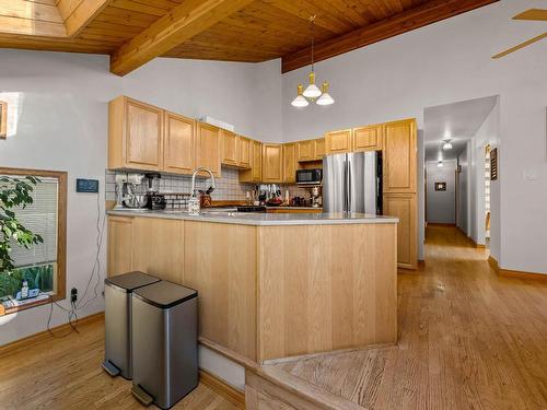 1601B Ponderosa Way, Merritt, BC - Indoor Photo Showing Kitchen