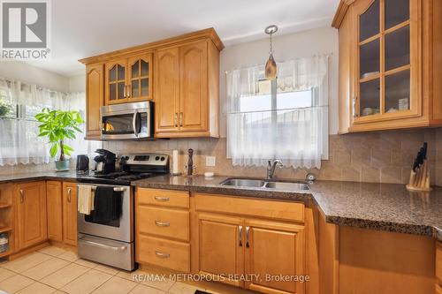 586 Central Pk Boulevard N, Oshawa (O'Neill), ON - Indoor Photo Showing Kitchen With Double Sink