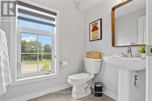 21 Porcelain Way, Whitby (Rolling Acres), ON - Indoor Photo Showing Bathroom