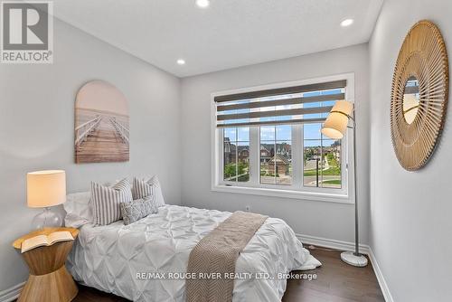 21 Porcelain Way, Whitby (Rolling Acres), ON - Indoor Photo Showing Bedroom