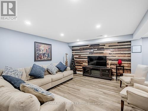 31 - 3050 Orleans Road, Mississauga, ON - Indoor Photo Showing Living Room