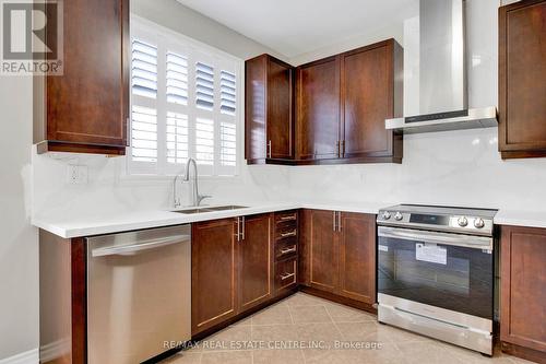 8 Thatcher Street, Cambridge, ON - Indoor Photo Showing Kitchen With Double Sink