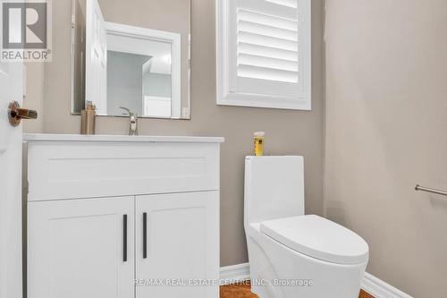 8 Thatcher Street, Cambridge, ON - Indoor Photo Showing Bathroom