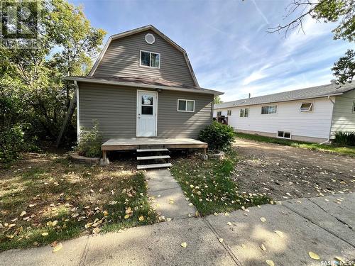 82 3Rd Avenue E, Central Butte, SK - Outdoor