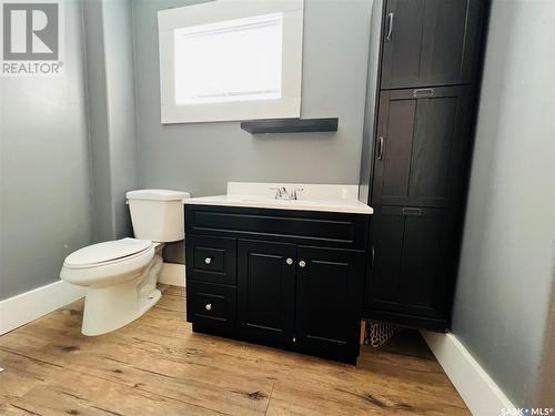 82 3Rd Avenue E, Central Butte, SK - Indoor Photo Showing Bathroom