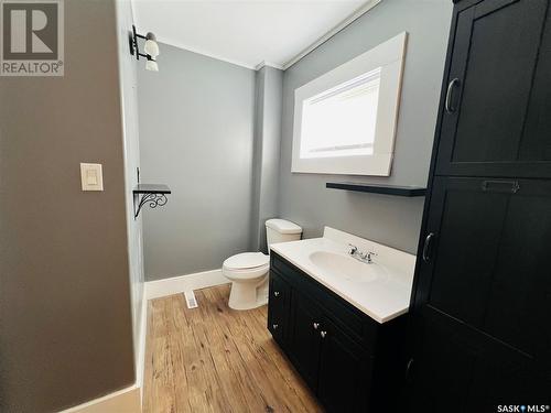 82 3Rd Avenue E, Central Butte, SK - Indoor Photo Showing Bathroom