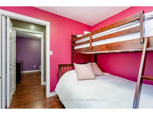 230 Robins Point Rd, Tay, ON - Indoor Photo Showing Bedroom