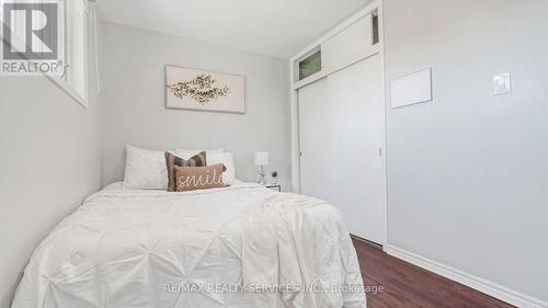 920 Eagle Crescent, London, ON - Indoor Photo Showing Bedroom