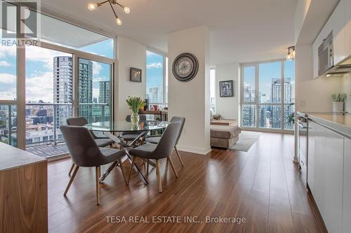 3901 - 75 Queens Wharf Road, Toronto (Waterfront Communities), ON - Indoor Photo Showing Dining Room