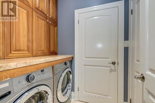 1116 Crestview Street, Oakville (Eastlake), ON - Indoor Photo Showing Laundry Room