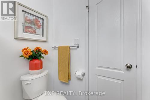 378 Cook Road S, Toronto (York University Heights), ON - Indoor Photo Showing Bathroom