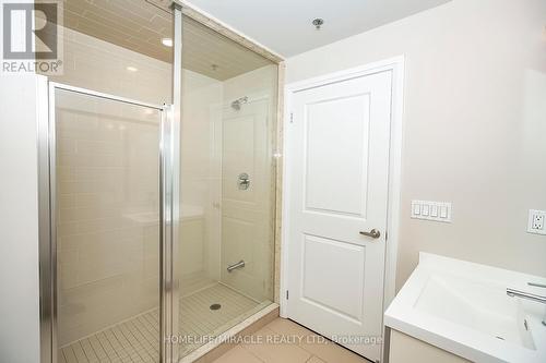 1106 - 65 Speers Road, Oakville (Old Oakville), ON - Indoor Photo Showing Bathroom