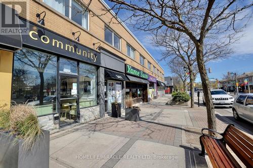 1106 - 65 Speers Road, Oakville (Old Oakville), ON - Outdoor